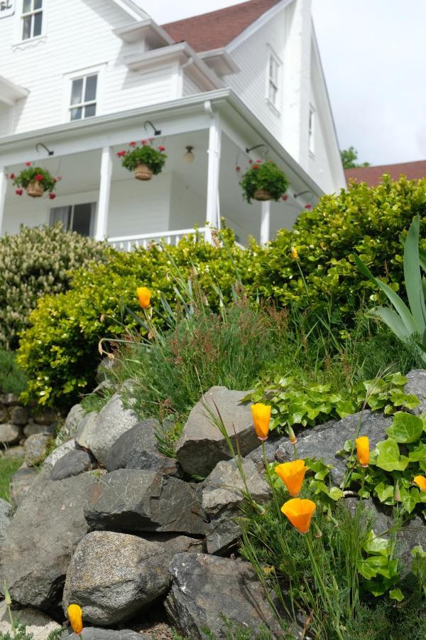 Orcas Hotel Exterior photo